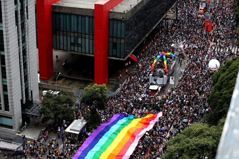 Parada do Orgulho LGBT de São Paulo é considerada a maior do mundo e