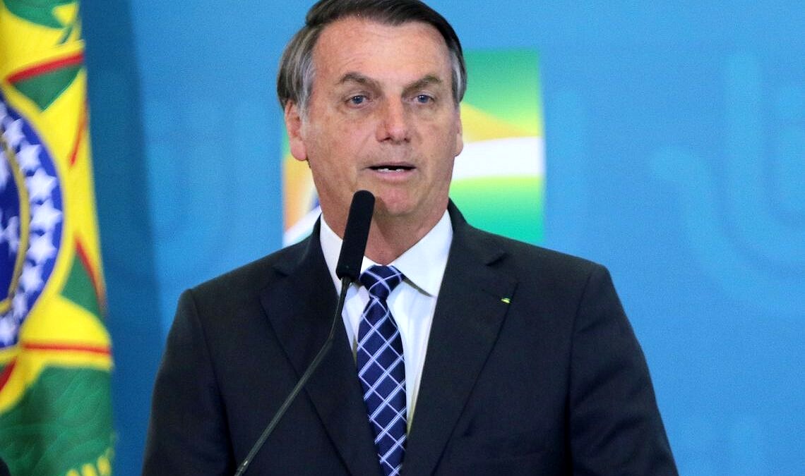 Bolsonaro diz que pessoas com HIV são “despesa para todos os brasileiros”