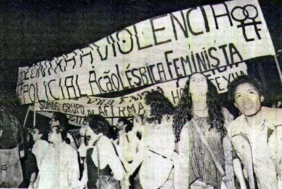 Ato Público no dia 13 de junho de 1980 na frente do Teatro Municipal (Foto: Reprodução)