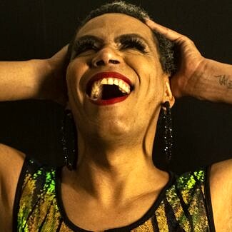 Valéria Barcellos: Cantora, preta, trans e viva (Foto: Theo Tajes | Revista Híbrida)