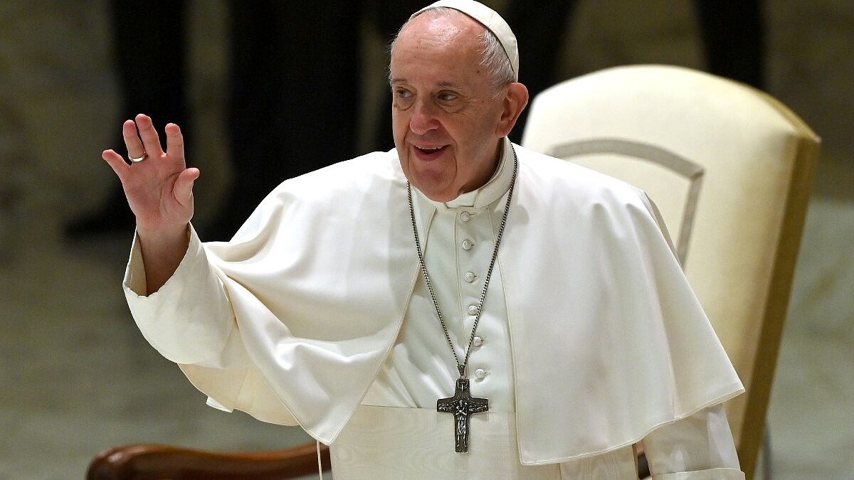 Papa defende união civil para casais homoafetivos: “São filhos de Deus”