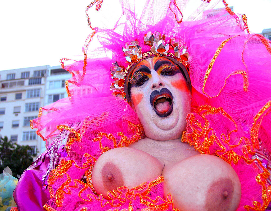 Kaká di Polly na Parada do Orgulho LGBTI+ do Rio de Janeiro, em 2004 (Foto: Pedro Stephan | Revista Híbrida)