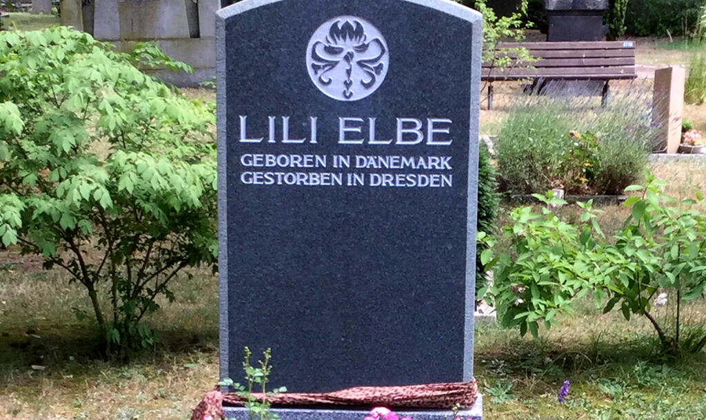O túmulo de Lili Elbe restaurado pela Focus Features, produtora do filme "A Garota Dinamarquesa" [Foto: Lili Elbe Digital Archive]
