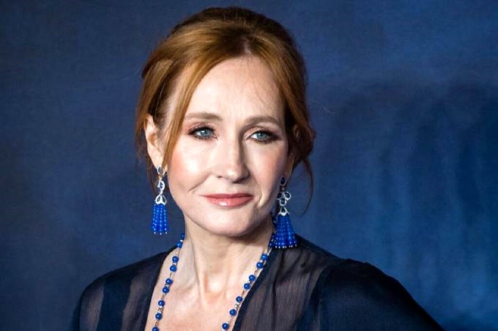 A autora J.K. Rowling tem, frequentemente, utilizado suas redes sociais para destilar conteúdos transfóbicos [Foto: Getty Images/iStockphoto]