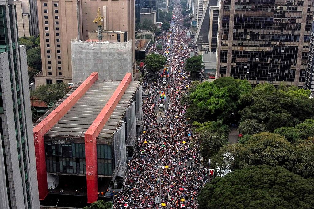 Segundo organização da Parada do Orgulho LGBT+ de São Paulo, evento reuniu mais de 4 milhões de pessoas na edição deste ano (Nelson Almeida | AFP)