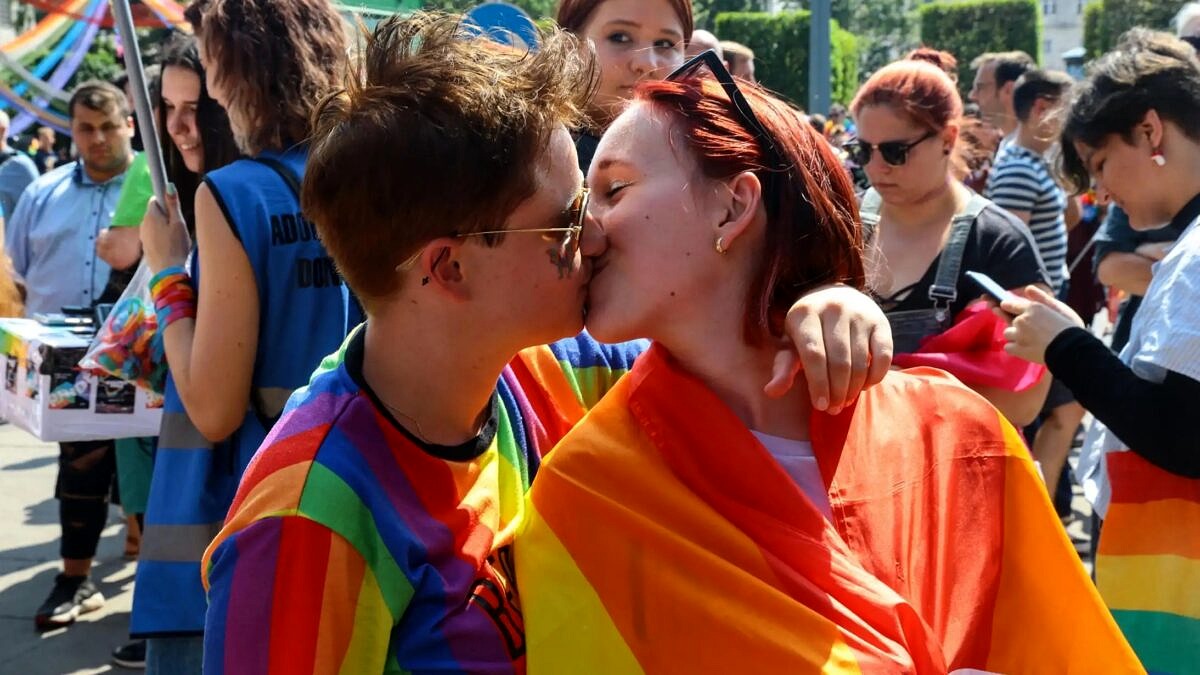 Eslovênia legaliza casamento e adoção entre casais LGBTI+ [Foto: Ferenc Isza/AFP/Getty Images]