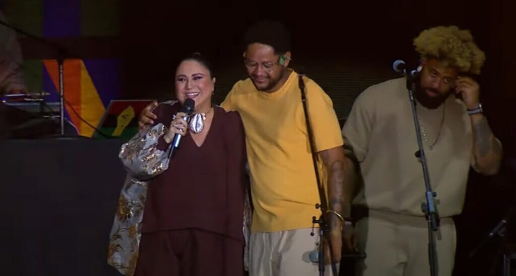 Maria Rita e Emicida em show apoteótico no primeiro dia do festival Doce Maravilha (Foto: Reprodução | Youtube Bonus Track)