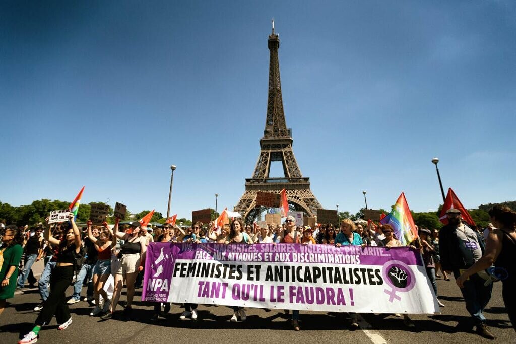 Protesto a favor do aborto em Paris 2022 [Foto: Phototeque Rouge/Martin Noda/Hans Lucas]