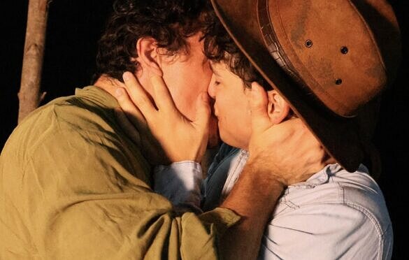 Peça “O Segredo de Brokeback Mountain” entra em cartaz no Brasil