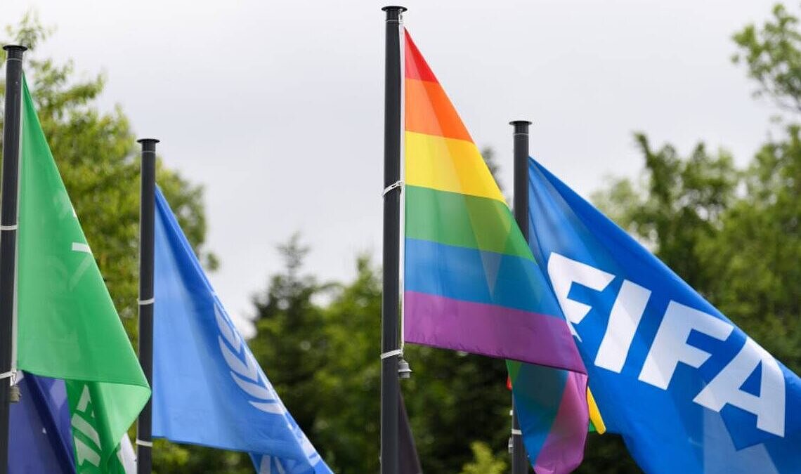 Jogadoras LGBTQIA+ divulgam carta aberta à FIFA contra patrocínio da Arábia Saudita (Foto: X/Fifa)