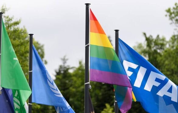 Jogadoras LGBTQIA+ divulgam carta aberta à FIFA contra patrocínio da Arábia Saudita