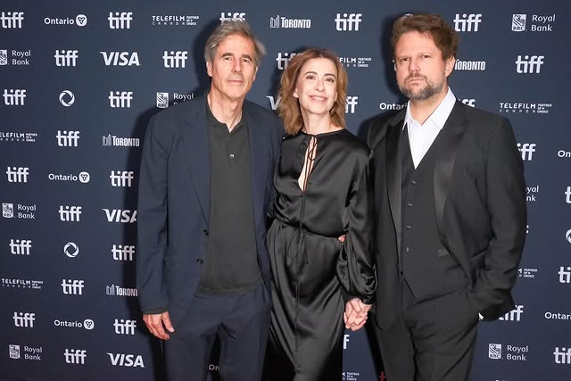 Walter Salles, Fernanda Torres e Selton Mello divulgando "Ainda Estou Aqui" no Festival Internacional de Toronto (Foto: Reprodução)