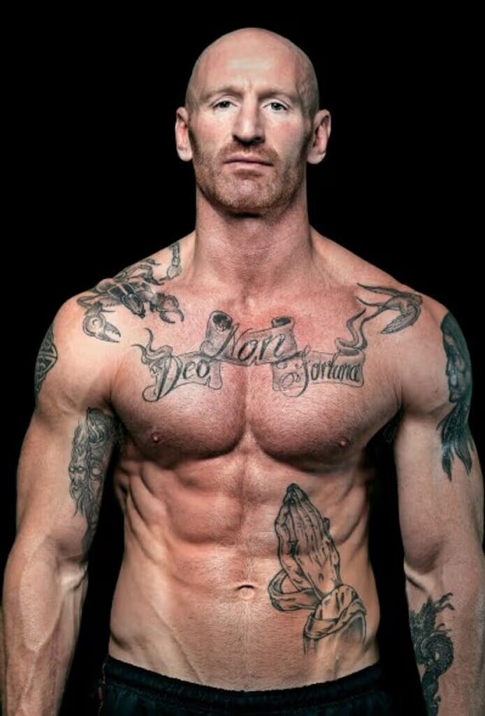 O ex-jogador de rúgbi galês Gareth Thomas é uma das lideranças à frente da campanha Tackle HIV (Foto: Reprodução)